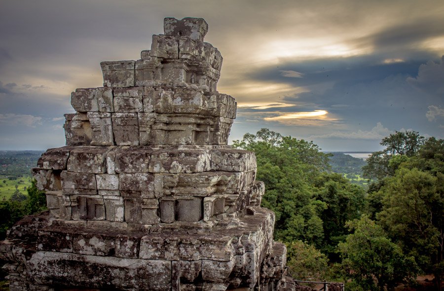 Trekking Along Mekong River 16 Days